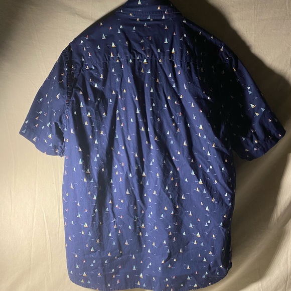 Casual Button Down Boat Design Short Sleeve Shirt - Picture 2 of 5